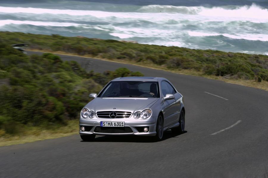  Mercedes-Benz CLK63 AMG 2007 года  (фото 6 из 20)